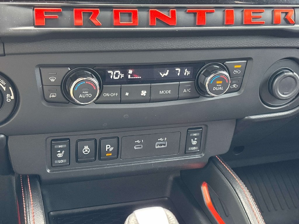 Used 2025 White Nissan PRO-4X image 28