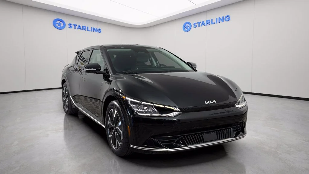 Used 2024 Black Kia Wind image 16
