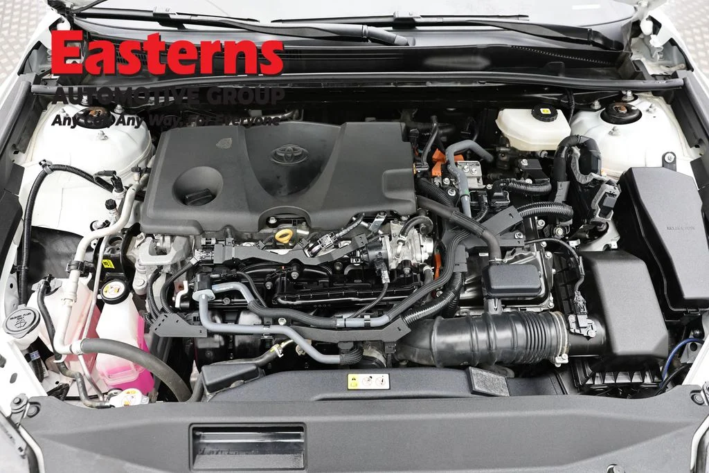 Used 2025 White Toyota LE image 7