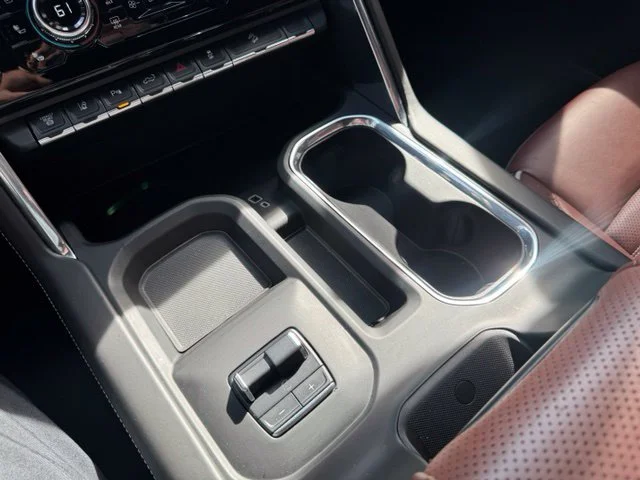 Used 2025 White GMC Denali Ultimate image 34