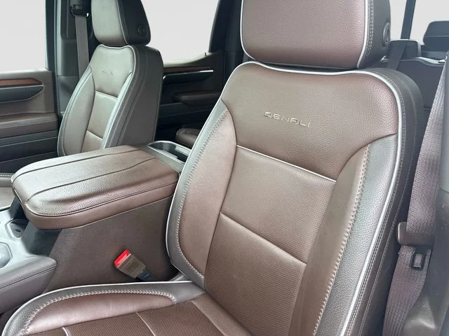 Used 2023 White GMC Denali image 16