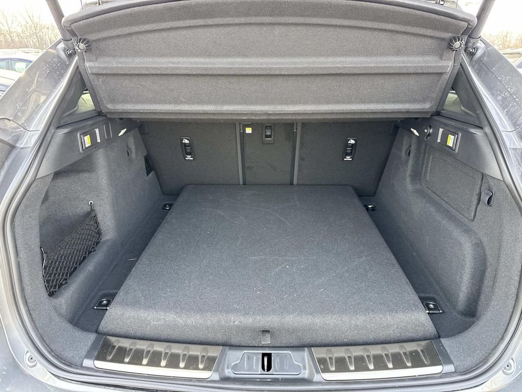 2026 Jaguar F-Pace R-Dynamic S - Photo 15