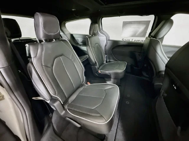 New 2027 White/off-white Chrysler Limited image 29