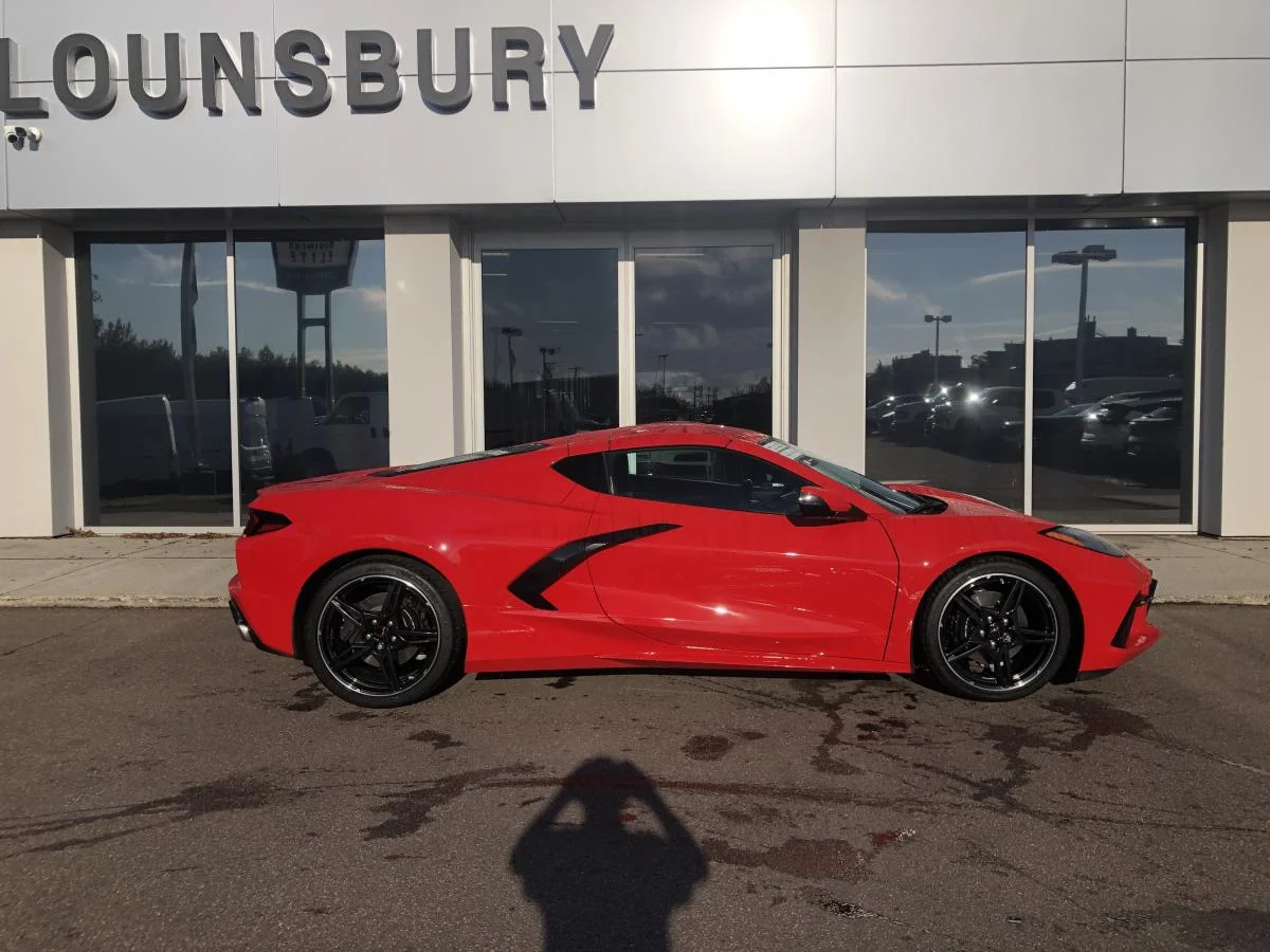 Used 2020 Red Chevrolet 2dr Stingray Cpe w/1LT image 2