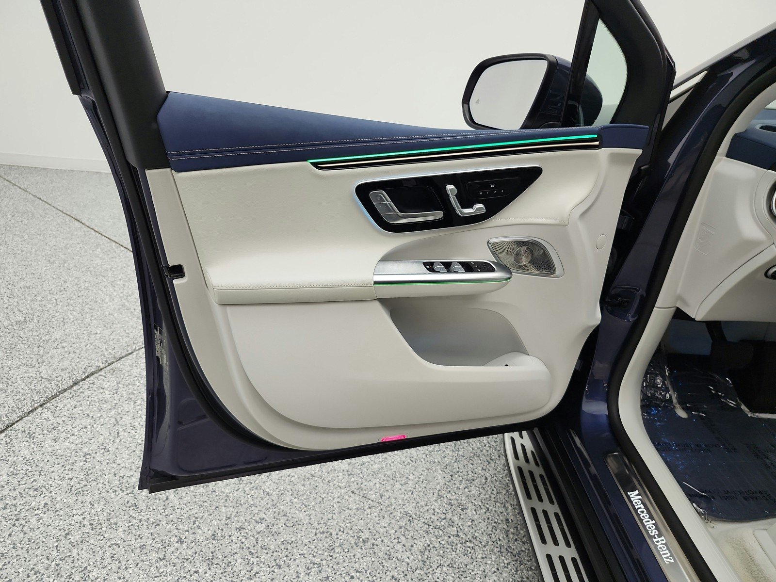 Certified Used 2023 Twilight Blue Metallic Mercedes-Benz EQE 350 4MATIC® SUV image 15