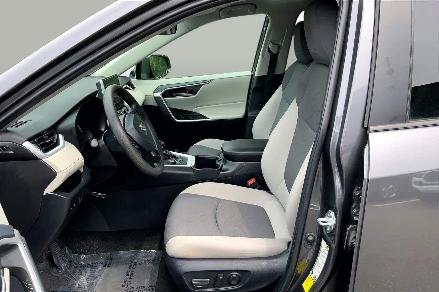 Used 2024 Magnetic Gray Metallic Toyota Hybrid XLE image 8
