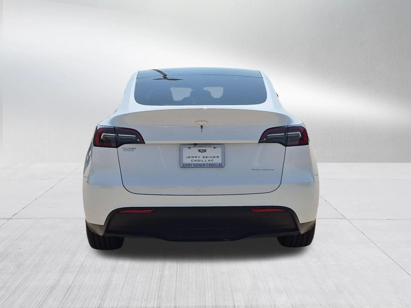 Used 2023  Tesla Long Range image 4