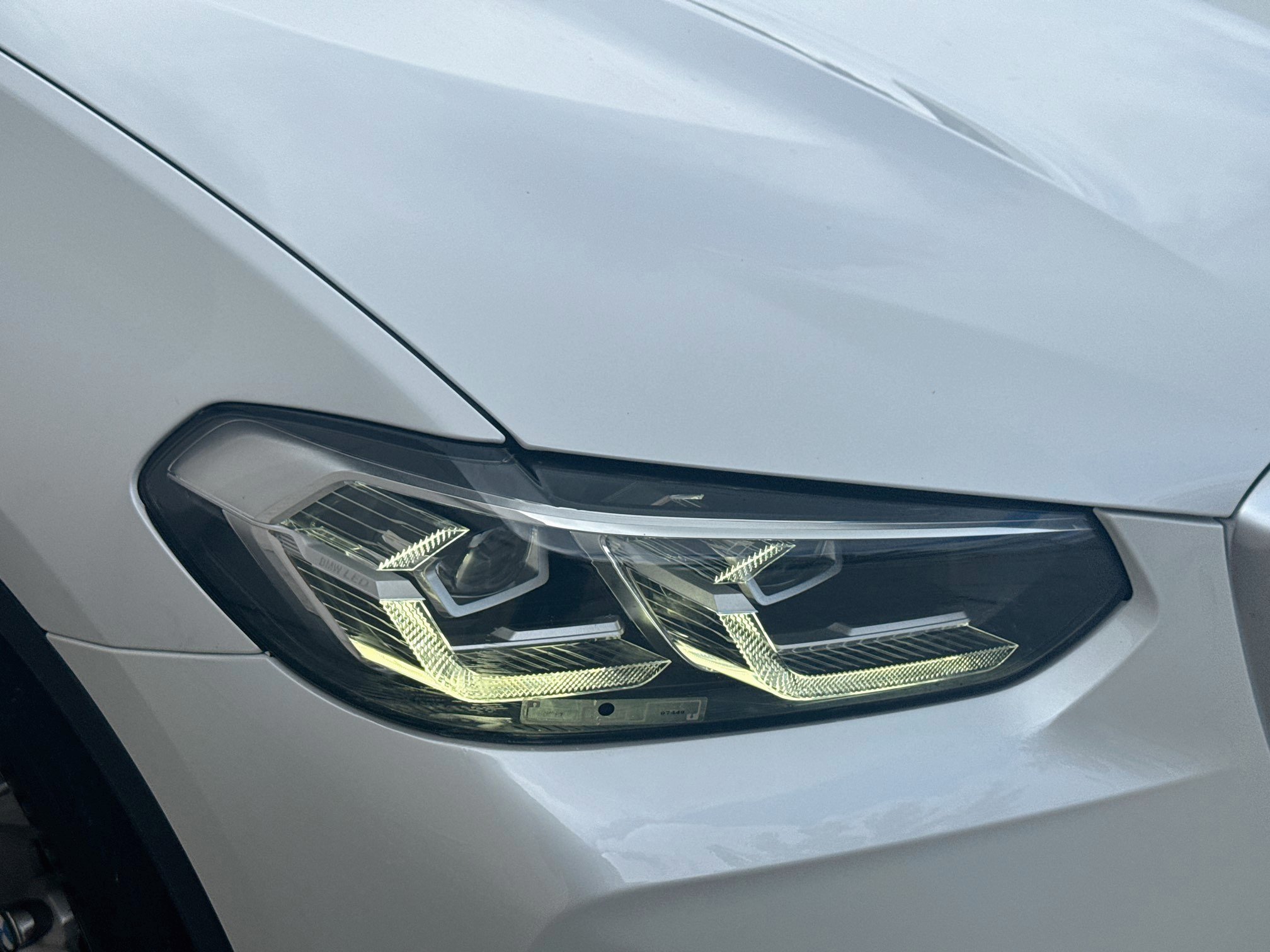 Used 2022 Mineral White Metallic BMW sDrive30i image 32