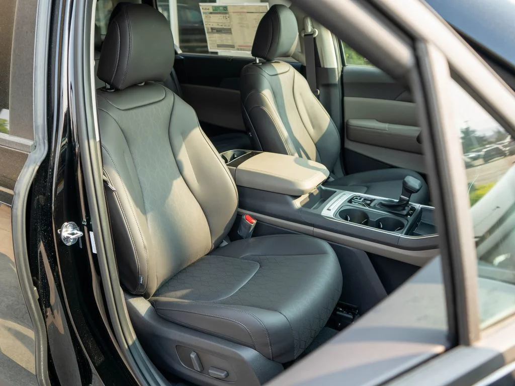 New 2026 Aurora Black Pearl Kia EX image 9
