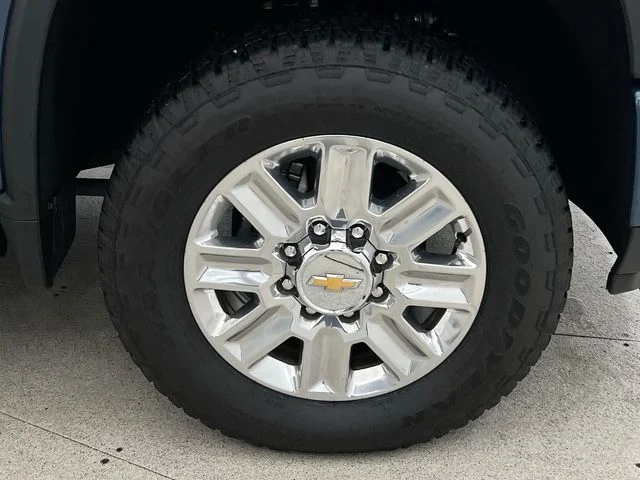 Used 2024 Blue Chevrolet High Country image 43