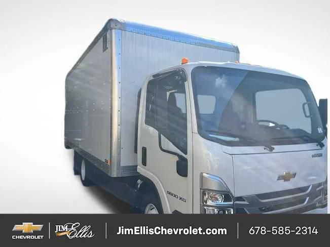 2025 Chevrolet Low Cab Forward's photo