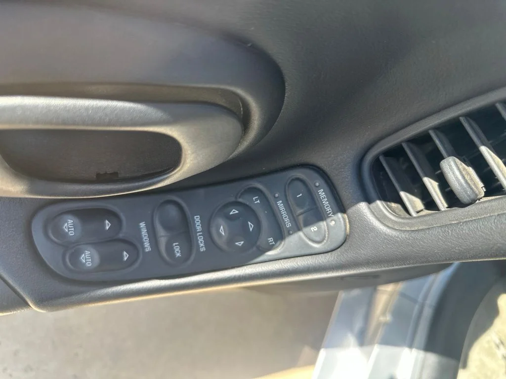 Used 1998 Silver Chevrolet Base image 8