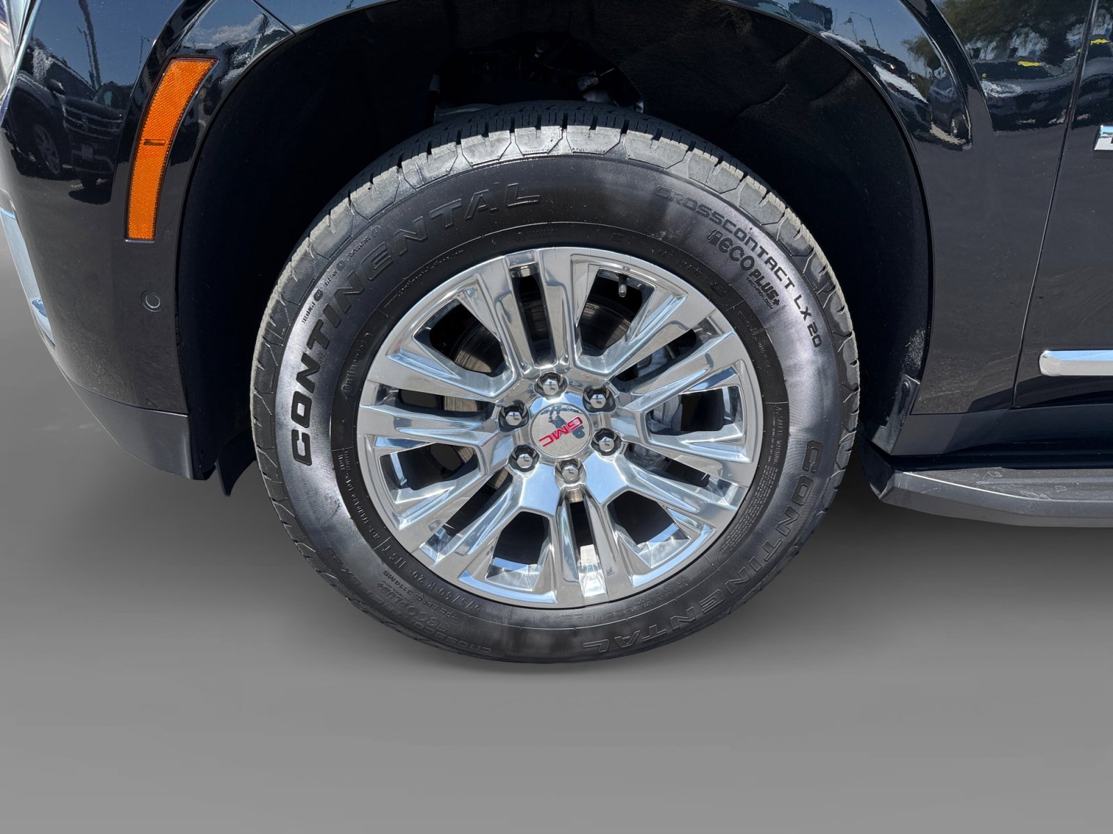 Used 2025 Onyx Black GMC Denali image 9