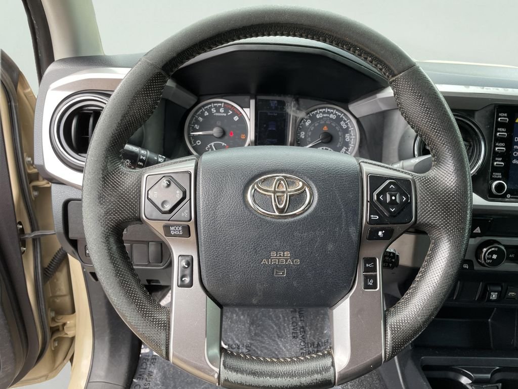 Used 2020  Toyota SR5 image 18