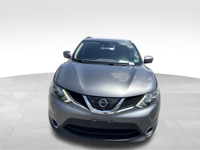 Used 2017 Gray Nissan SL image 2