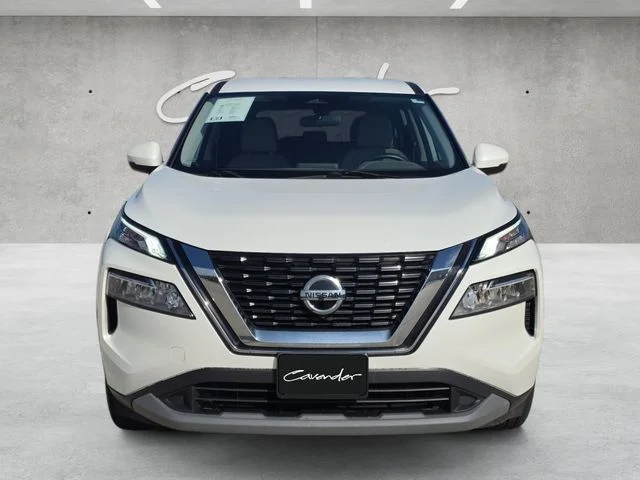 Used 2021 White Nissan SV image 18