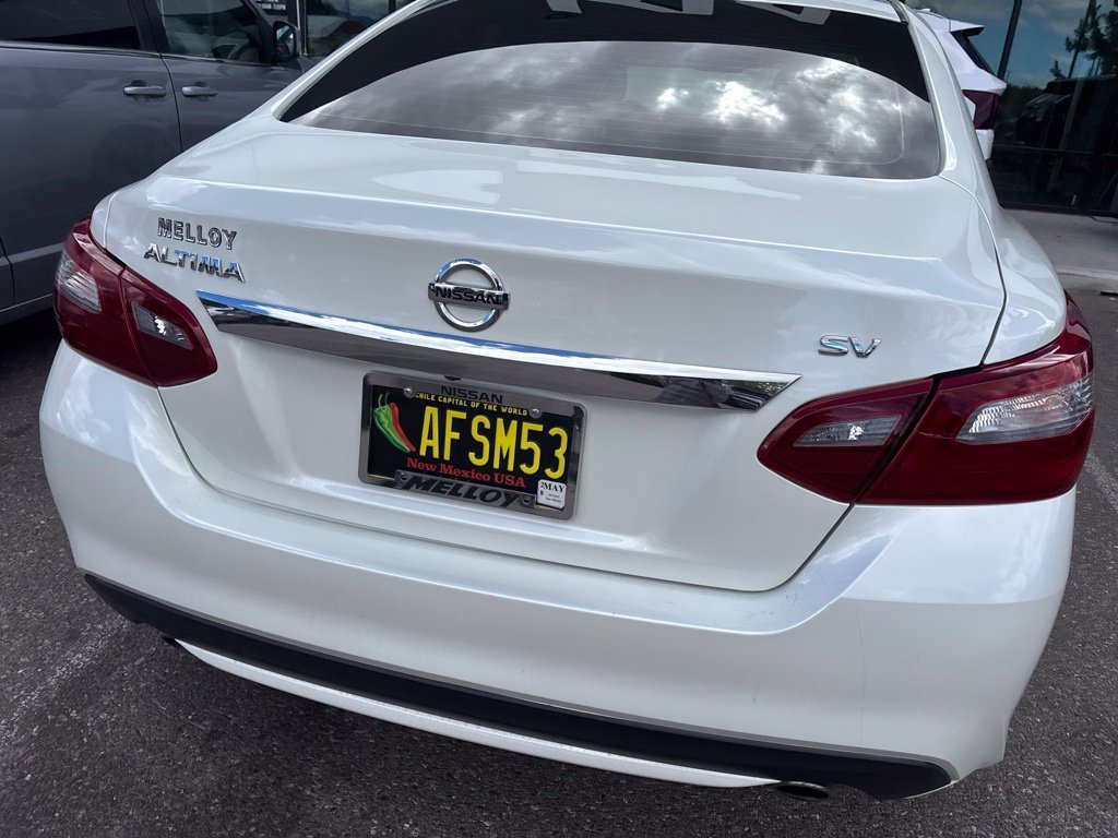 Used 2018 White Nissan 2.5 SV image 19