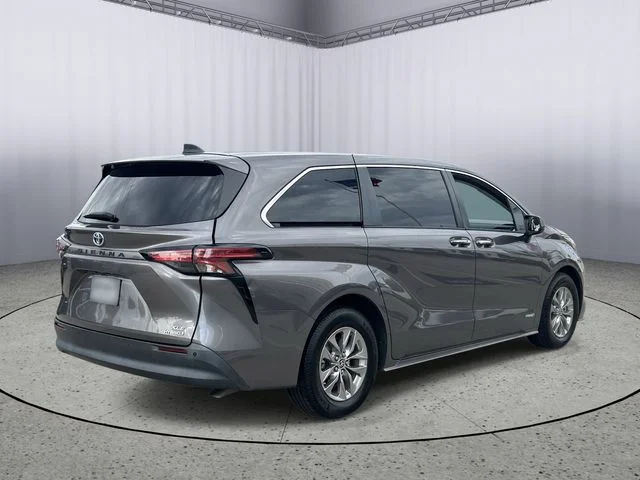 Used 2021 Predawn Gray Mica Toyota XLE image 9