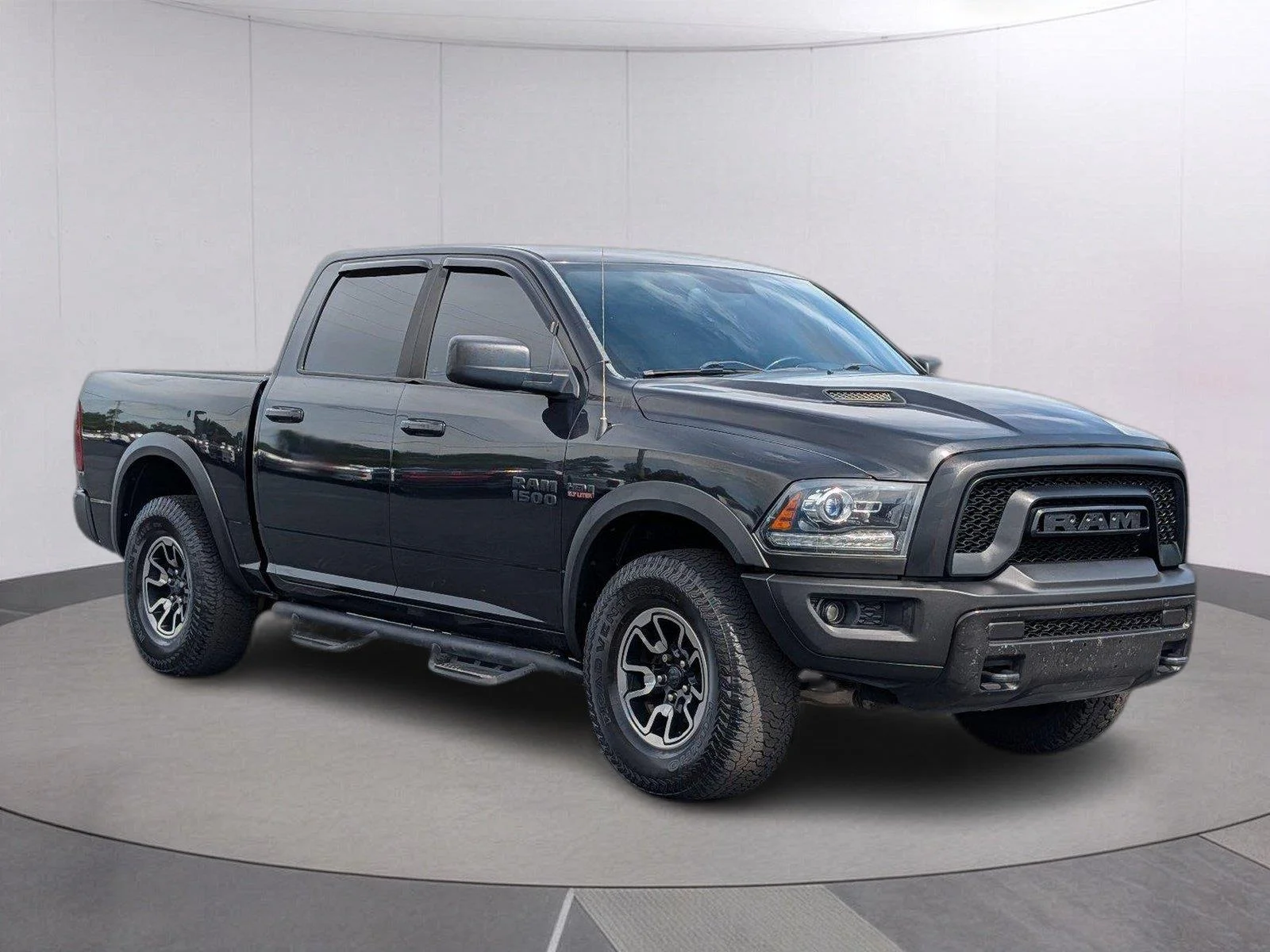 Used 2016 Brilliant Black Crystal Pearlcoat Ram Rebel image 8