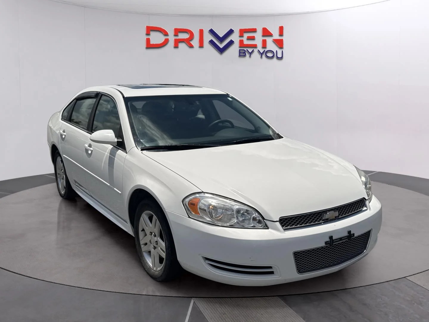 Used 2015 SUMMIT WHITE Chevrolet LT image 8