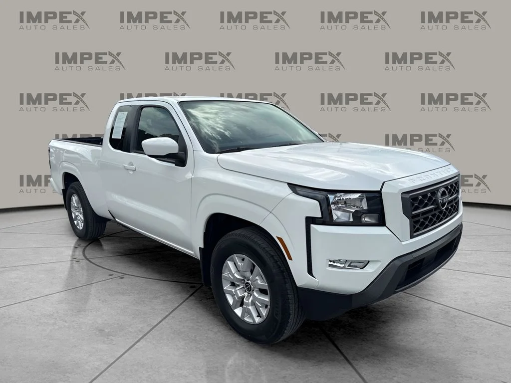 Used 2024 White Nissan SV image 7