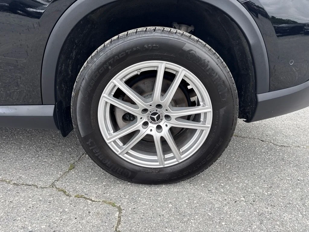 Used 2023 Black Mercedes-Benz GLC 300 image 30