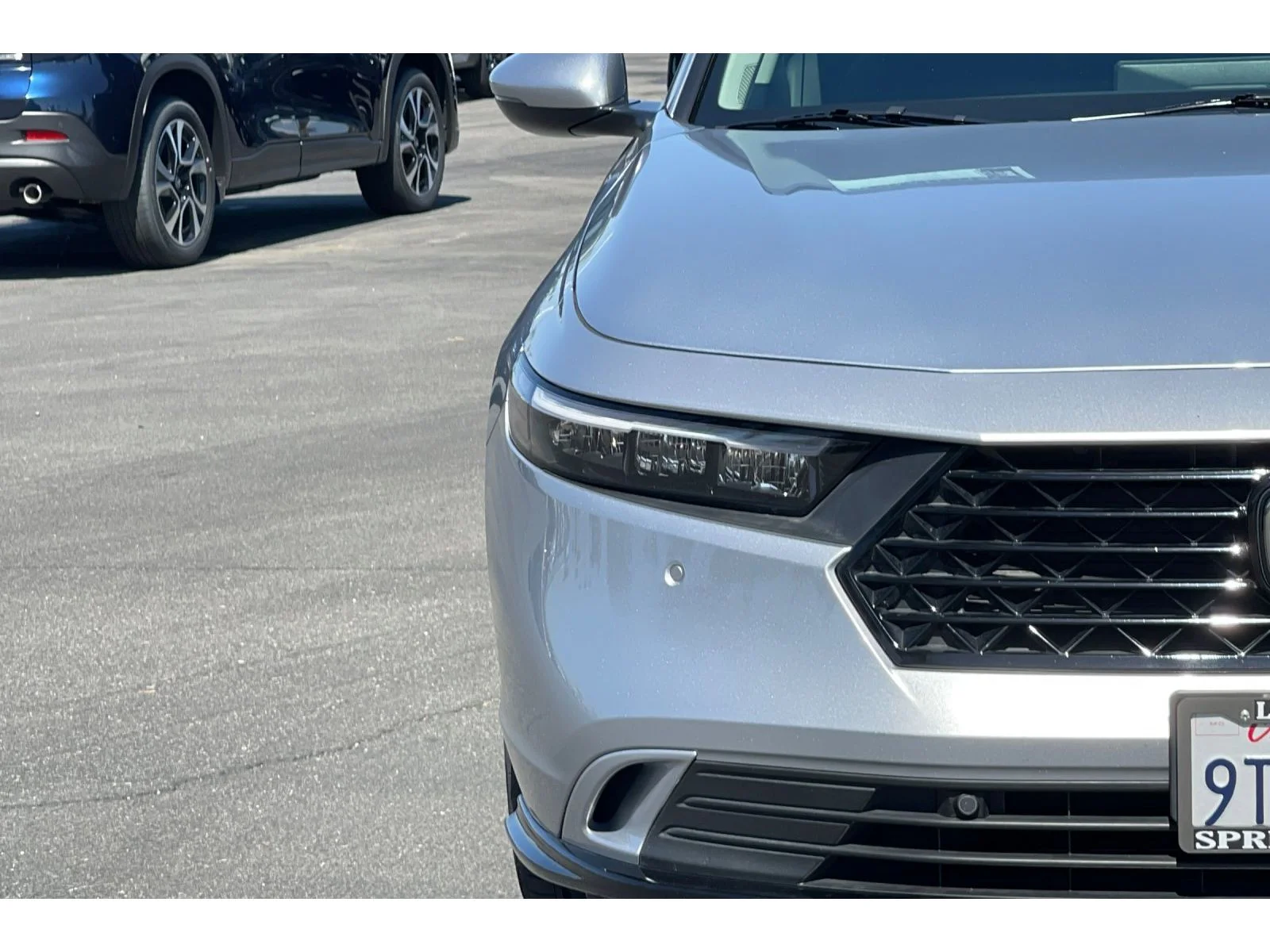 Used 2025 Solar Silver Metallic Honda EX-L image 43