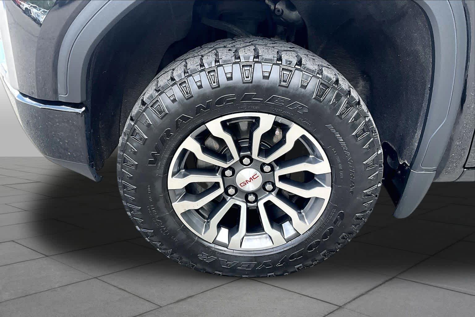 Used 2021 Onyx Black GMC AT4 image 11
