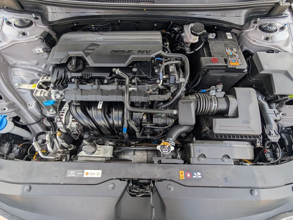Used 2025 Silver Hyundai SEL Convenience image 31