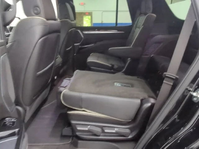 Used 2026  Cadillac Luxury image 37