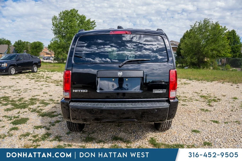 Used 2007 Black Dodge SXT image 23