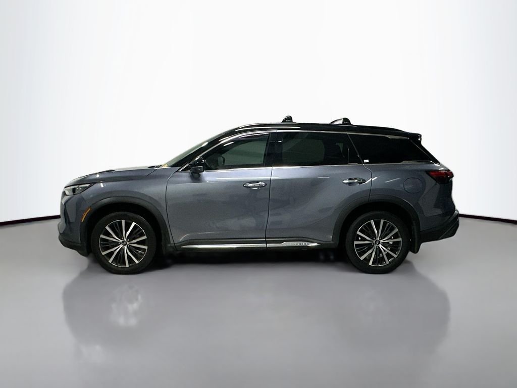 Used 2023 Blue INFINITI Autograph image 2