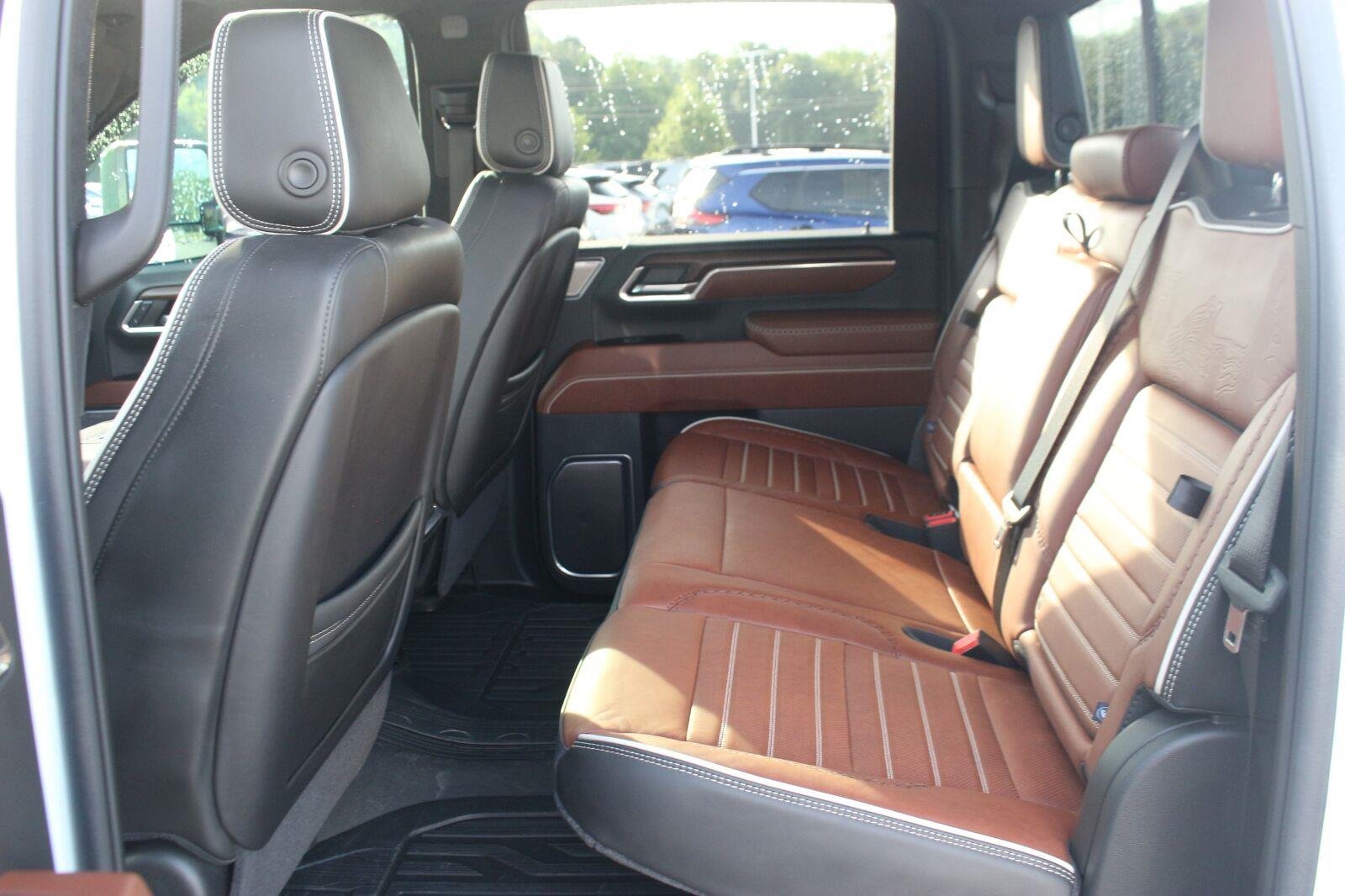 Used 2025 White Frost Tricoat GMC Denali Ultimate image 38
