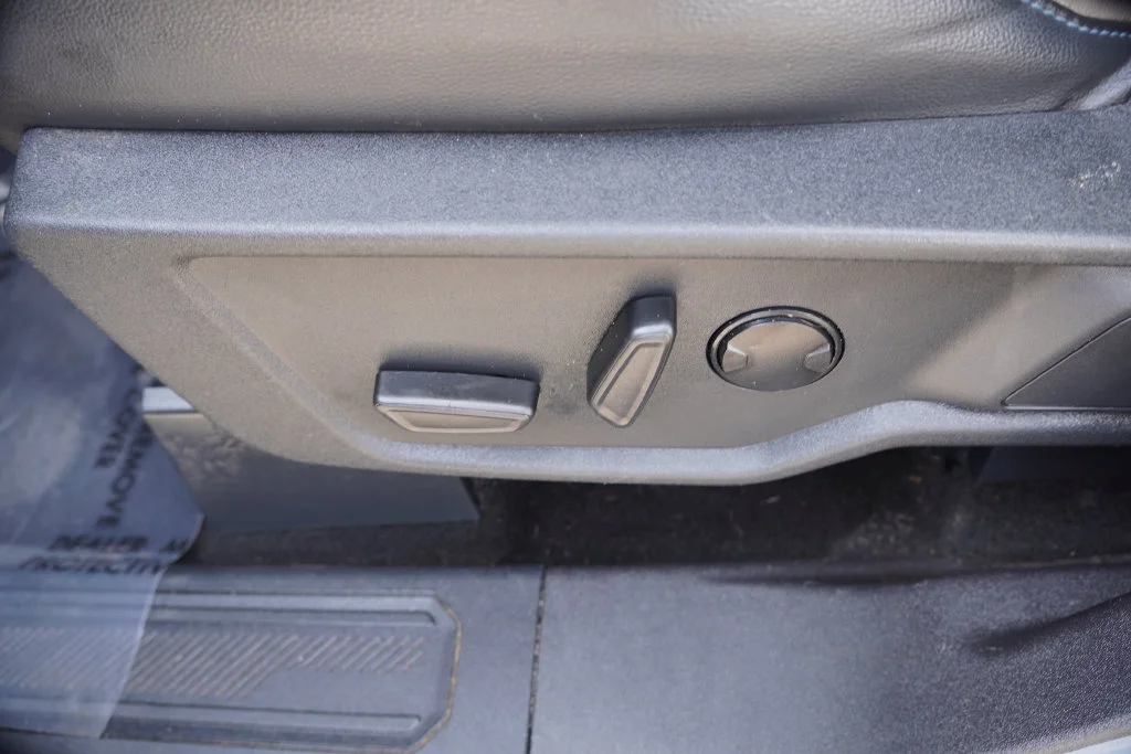 Used 2023 Azure Gray Metallic Tri-Coat Ford Wildtrak image 23