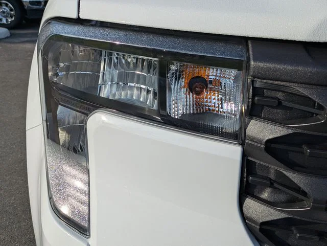 New 2026 Oxford White Ford XLT image 10