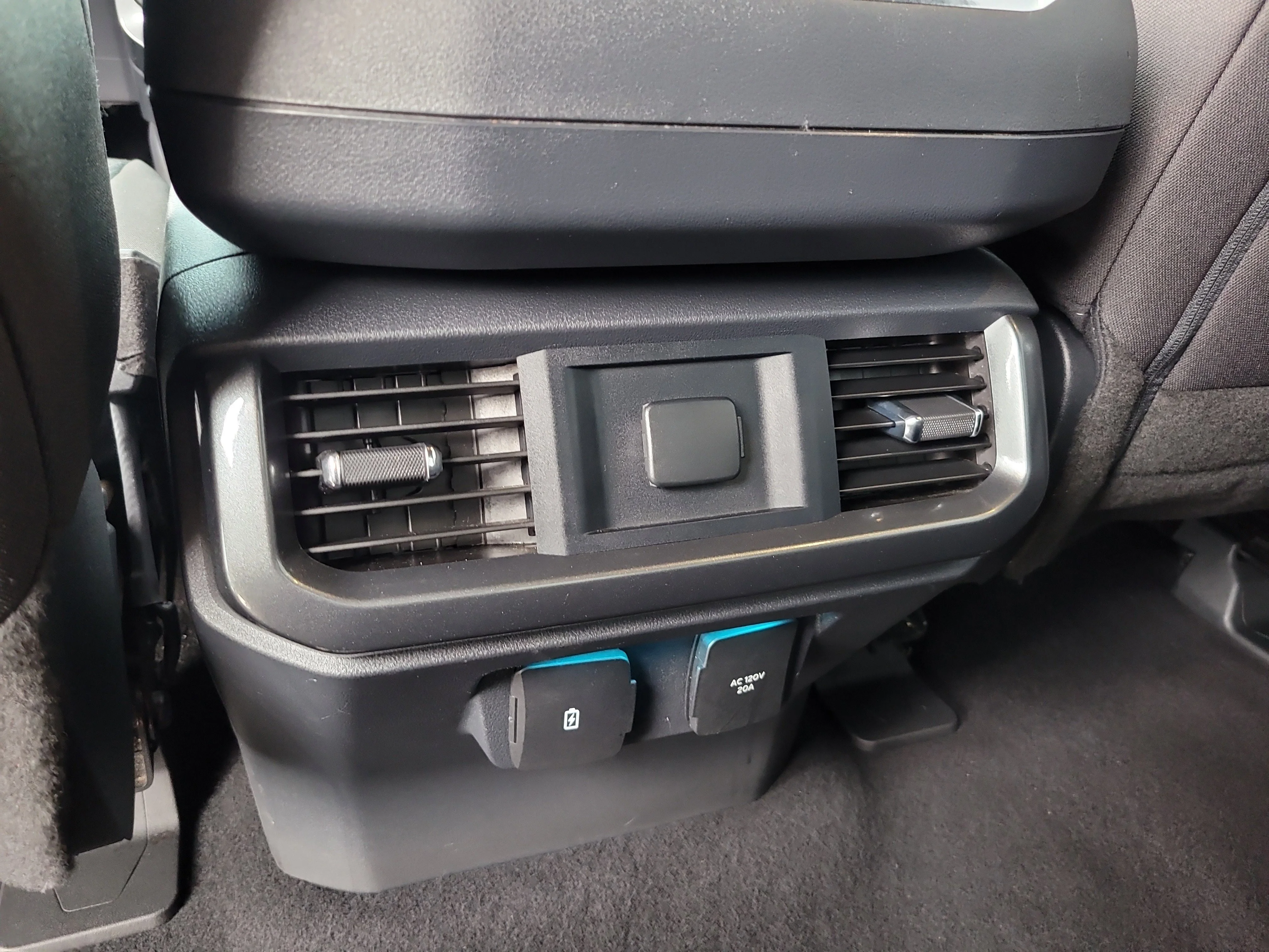 Used 2023 Oxford White Ford XLT image 14