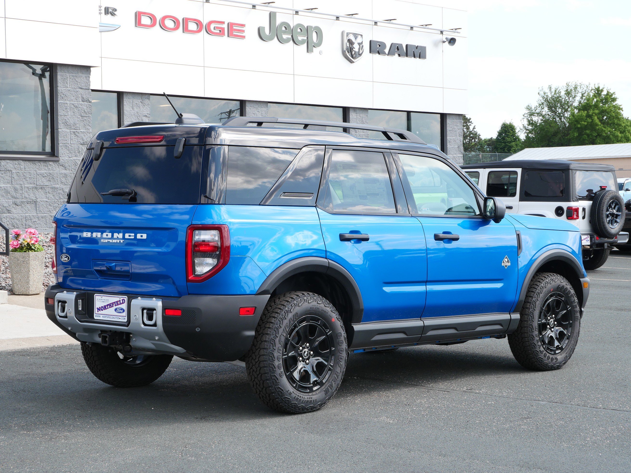 New 2026 Velocity Blue Metallic Ford Outer Banks® image 8