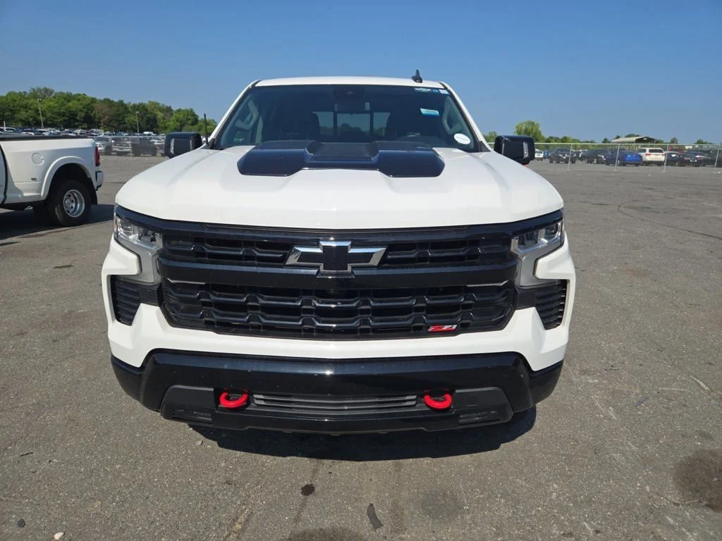 Used 2023 White Chevrolet LT Trail Boss image 4