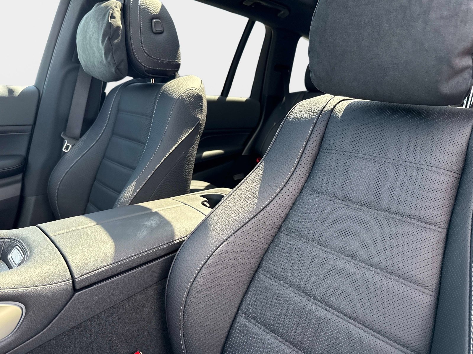 New 2026 Moonlight White Mercedes-Benz 450 4MATIC® SUV image 24