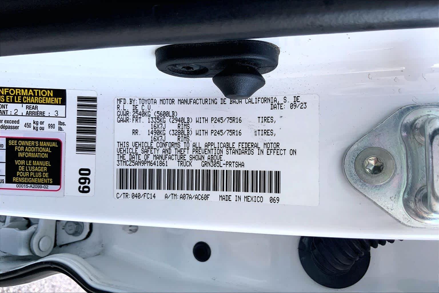 Used 2023 Ice Cap Toyota SR5 image 36