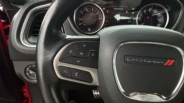 Used 2020 Red Dodge SXT image 21