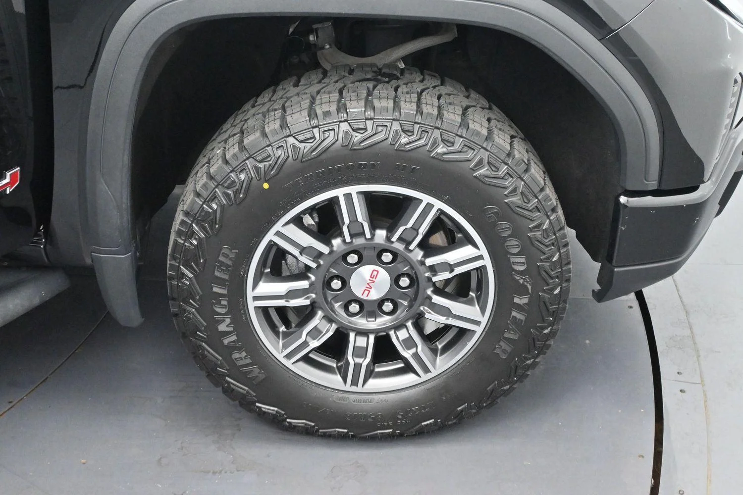 Used 2024 Onyx Black GMC AT4 image 36