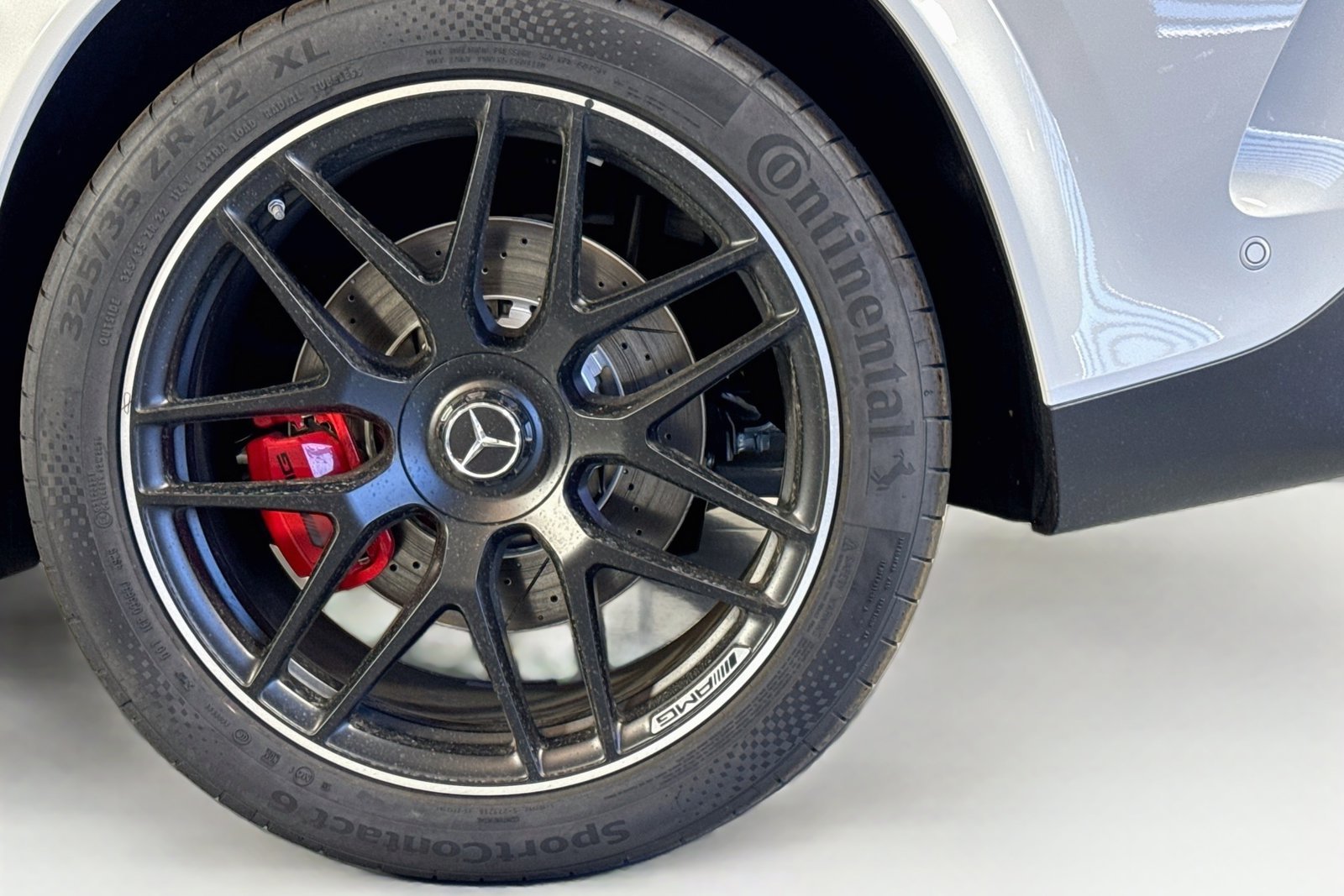 New 2026 MANUFAKTUR Moonlight White Metallic Mercedes-Benz AMG® GLE 63 S image 29