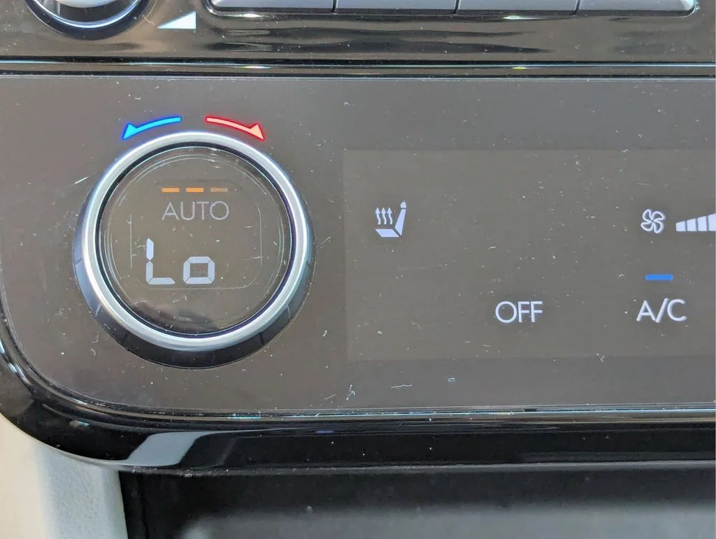 Used 2025 White Hyundai SEL Convenience image 20