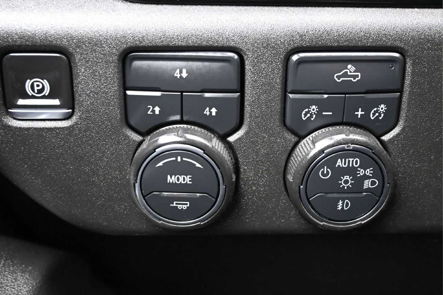 Used 2025 Summit White Chevrolet LT image 19