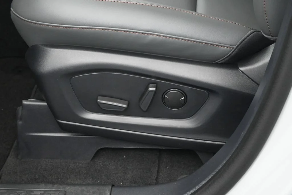 New 2027 Avalanche Gray Ford Active image 9