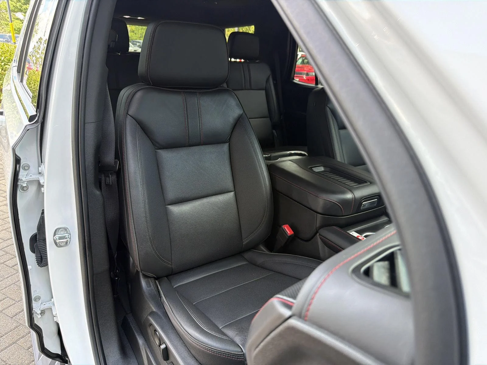 Used 2022 SUMMIT WHITE Chevrolet RST image 35