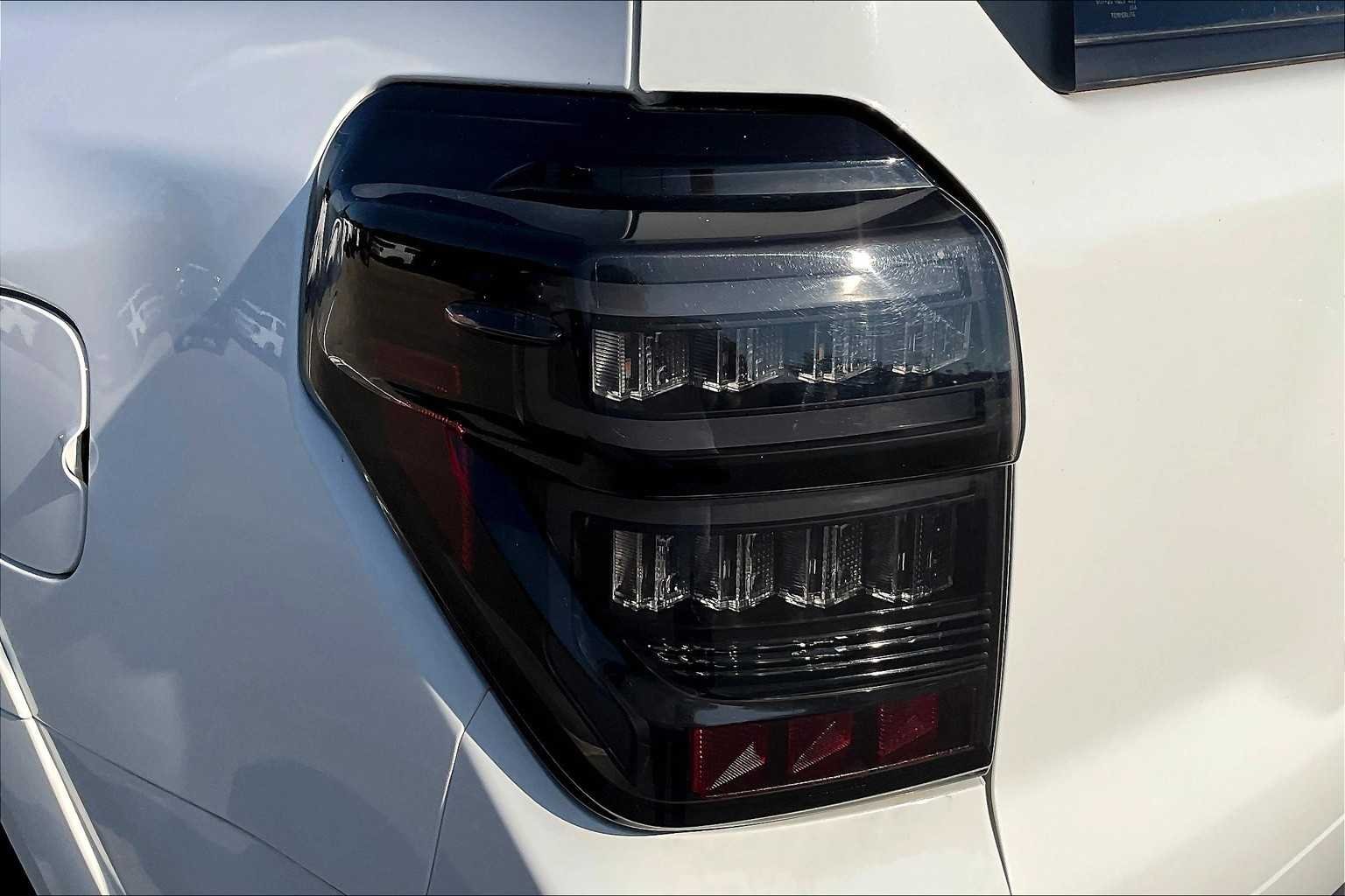 Used 2020 Super White Toyota SR5 image 27