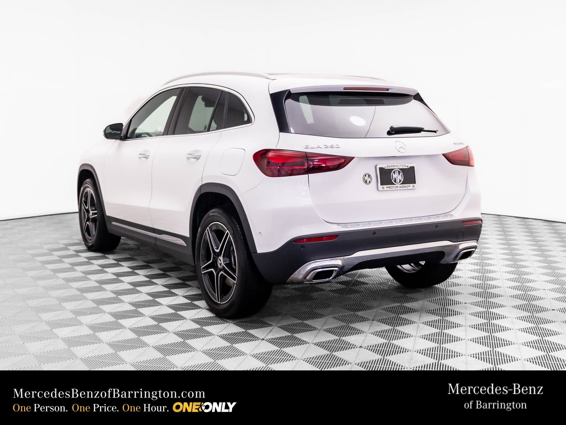 New 2026 Polar White Mercedes-Benz GLA 250 image 3