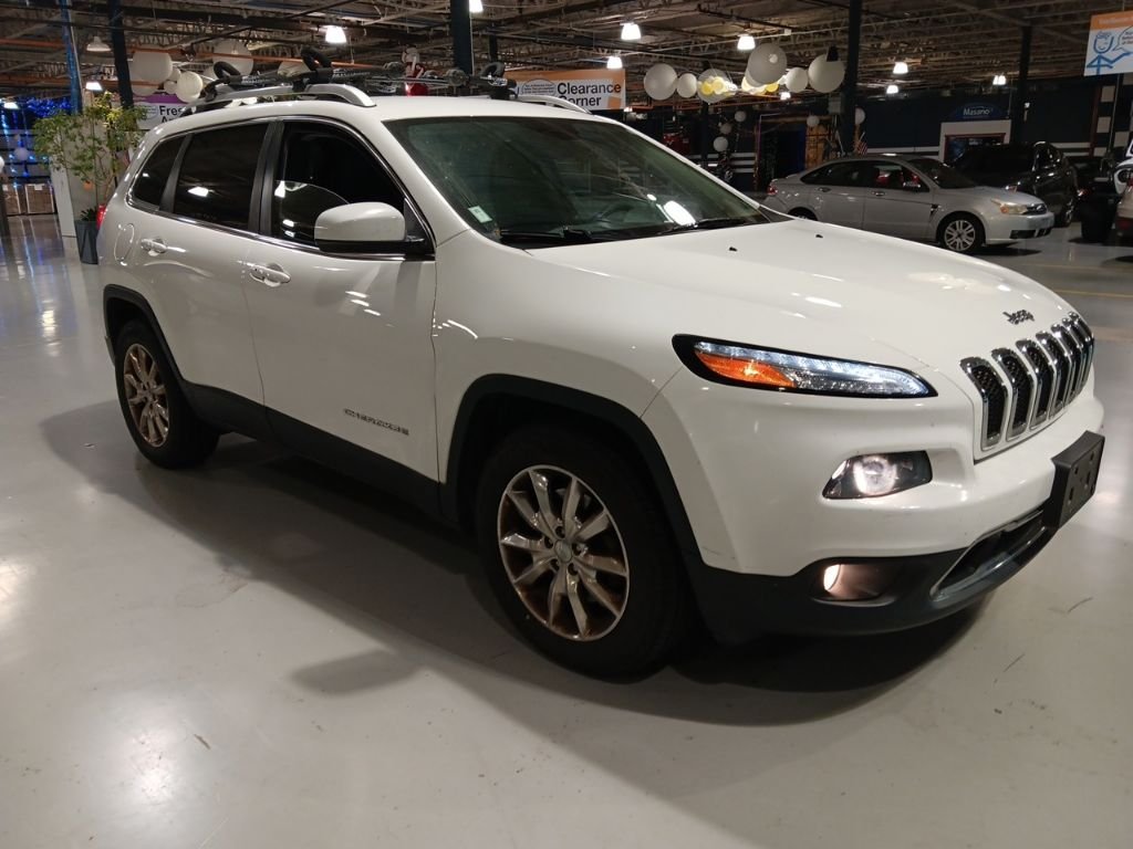 Used 2016 White Jeep  image 4